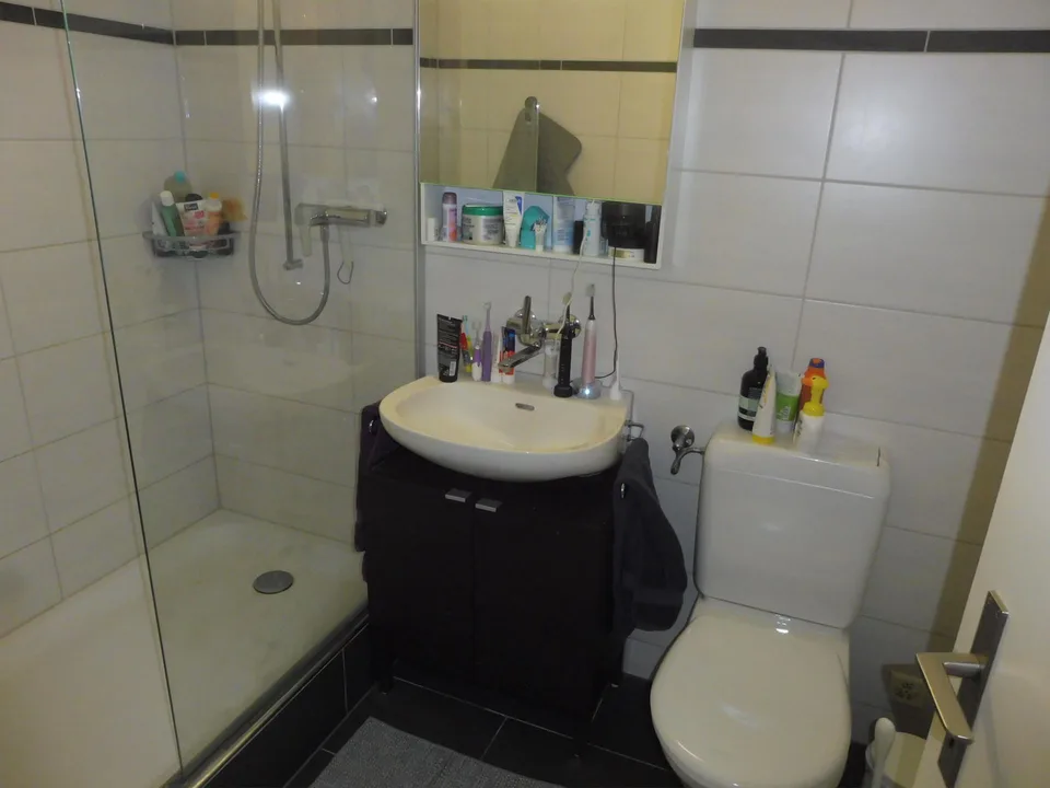 moderne 4,5 Zimmer Gartenwohnung