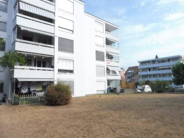 moderne 4,5 Zimmer Gartenwohnung