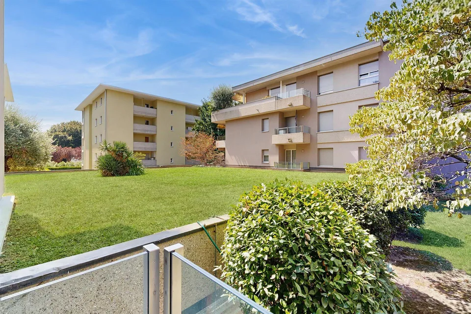 A due passi dalla città, circondato dal verde: la tua nuova casa ti...