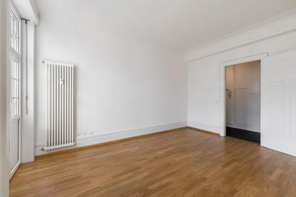 Wohnen an Toplage: Helle 5-Zimmerwohnung