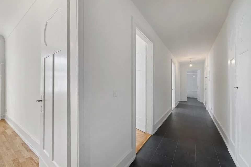 Wohnen an Toplage: Helle 5-Zimmerwohnung