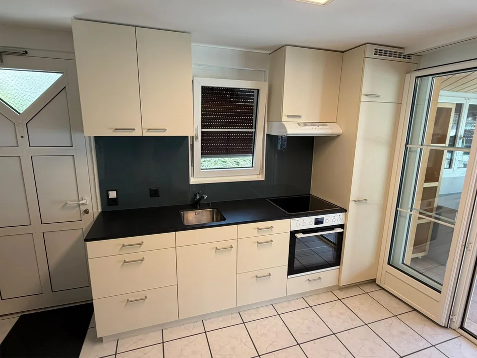 Scharmante möblierte 2 Zimmer Wohnung mit Weitblick zu vermieten