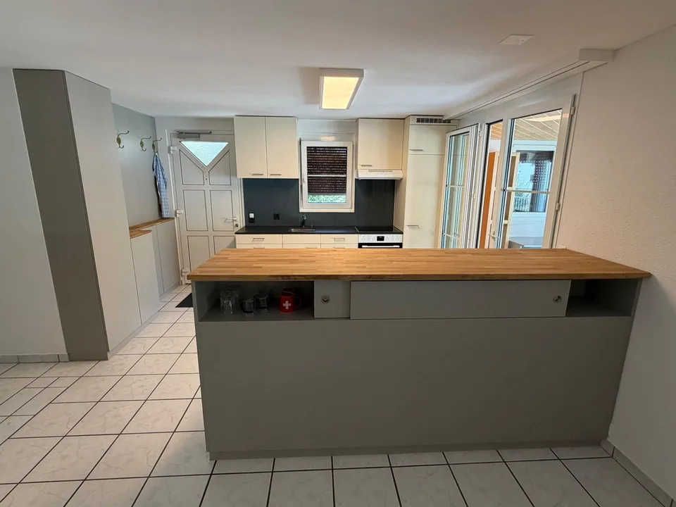 Scharmante möblierte 2 Zimmer Wohnung mit Weitblick zu vermieten