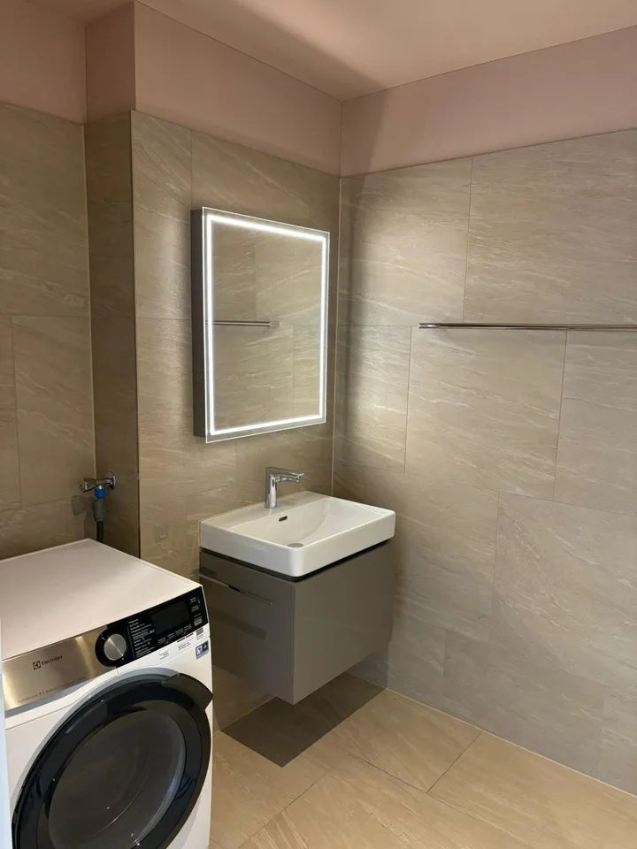 Neubau 3.5-Zimmerwohnung mit Balkon im 4. OG
