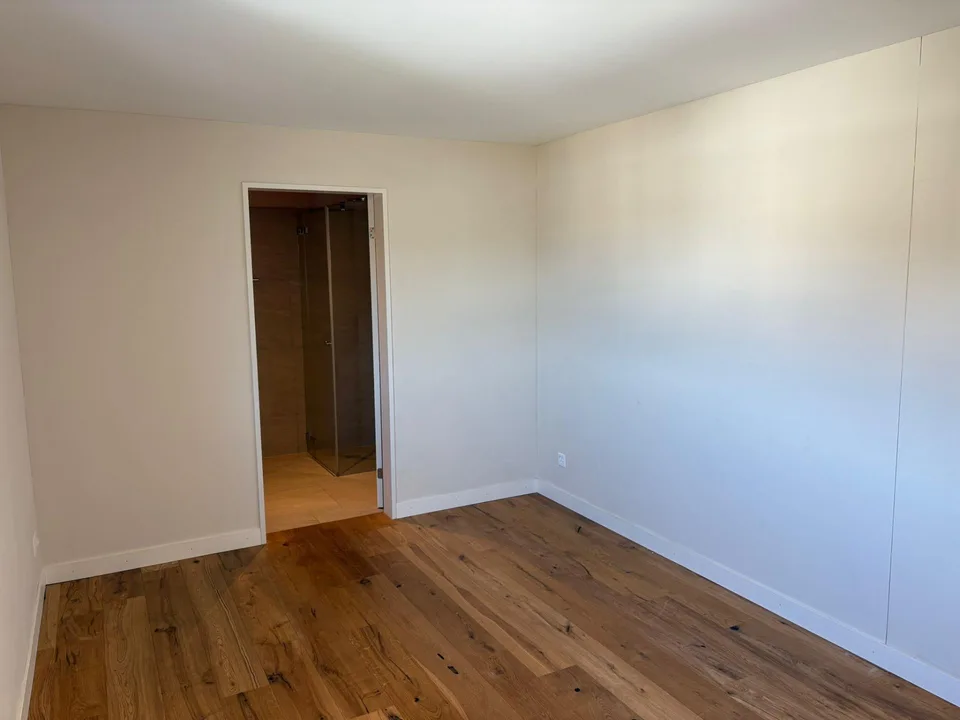 Neubau 3.5-Zimmerwohnung mit Balkon im 4. OG