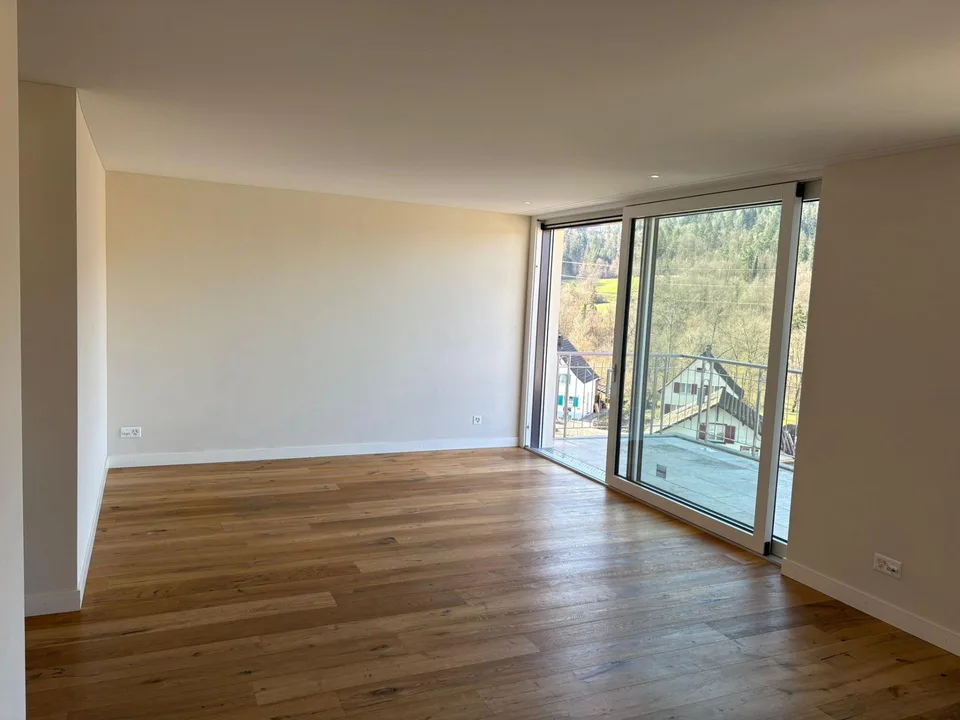 Neubau 3.5-Zimmerwohnung mit Balkon im 4. OG