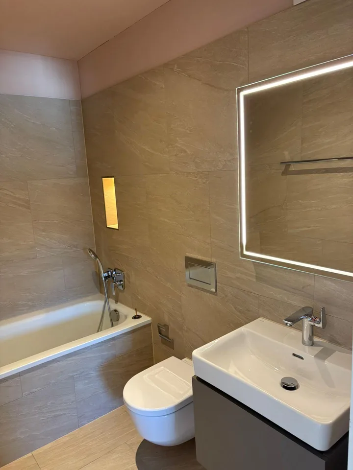 Neubau 3.5-Zimmerwohnung mit Balkon im 4. OG