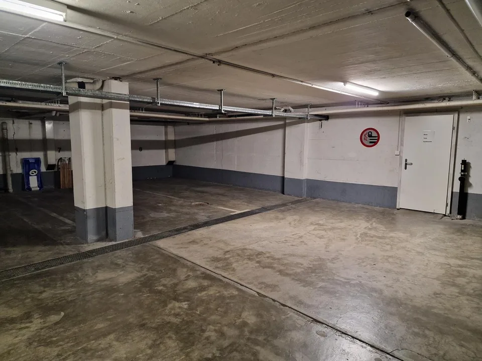 Einstellhallenparkplatz Nr. 8 in Riehen zu vermieten