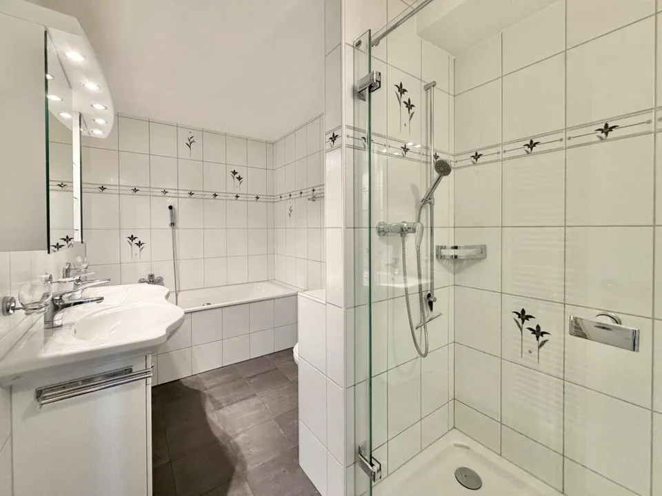4.5-Zimmer-Terrassenwohnung mit herrlichen Aussenflächen und traumh...