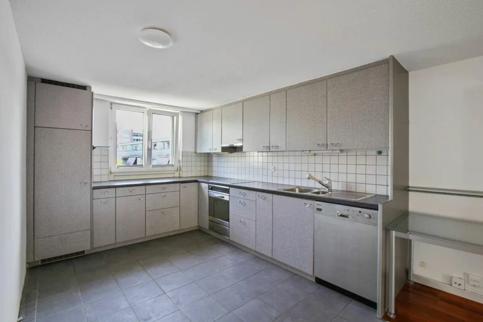 Eigentumswohnung mit Balkon und Weitsicht in Pratteln