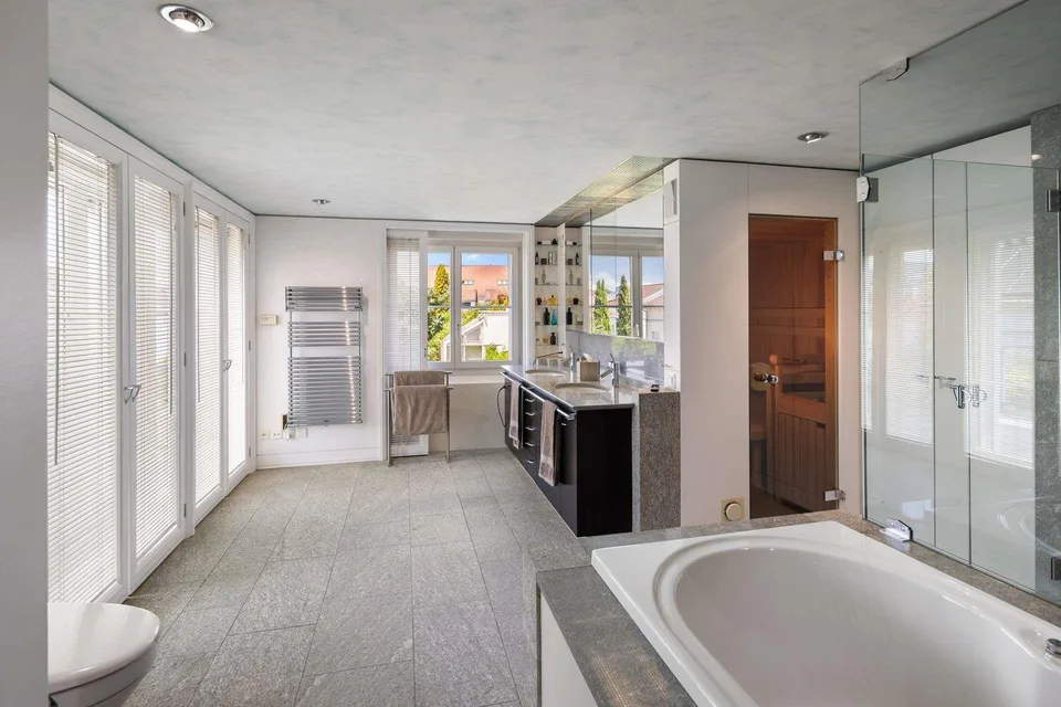 Exklusive 5.5-Zimmer-Maisonette mit privatem Wellnessbereich