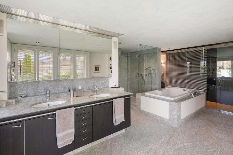Exklusive 5.5-Zimmer-Maisonette mit privatem Wellnessbereich