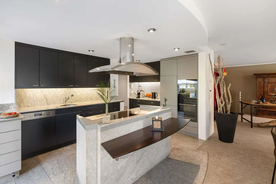 Exklusive 5.5-Zimmer-Maisonette mit privatem Wellnessbereich