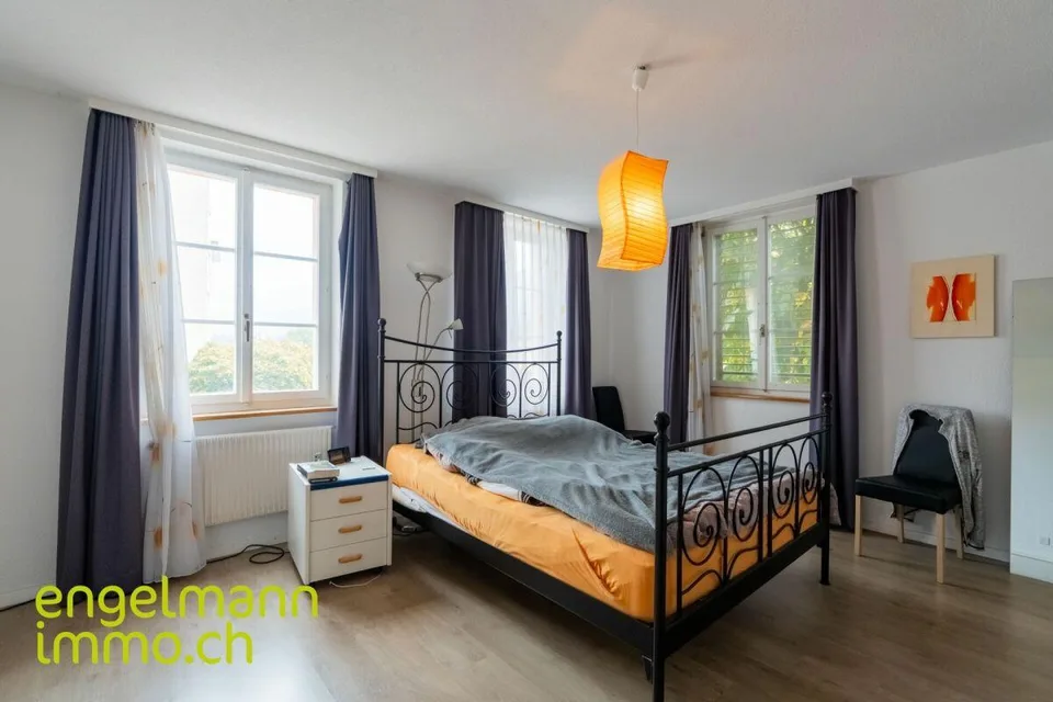 Immeuble locatif avec restaurant / Mehrfamilienhaus mit Restaurant