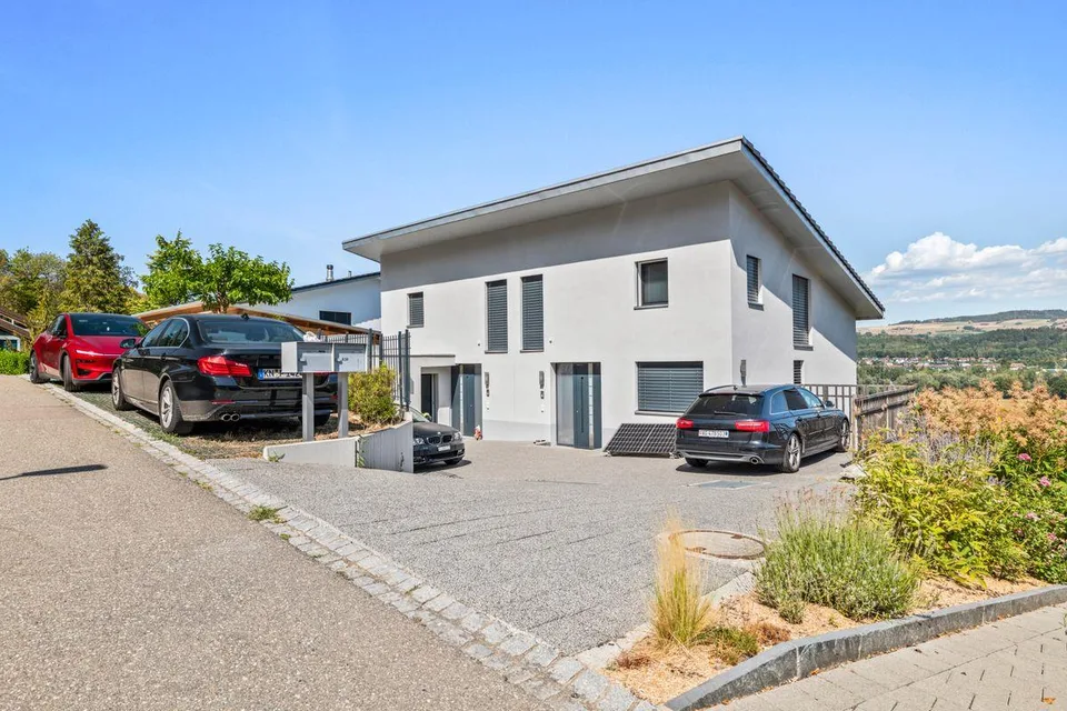 Helles 4.5-Zimmer-Haus mit Aussicht in Schwaderloch