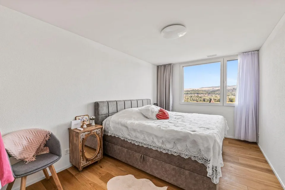 Helles 4.5-Zimmer-Haus mit Aussicht in Schwaderloch