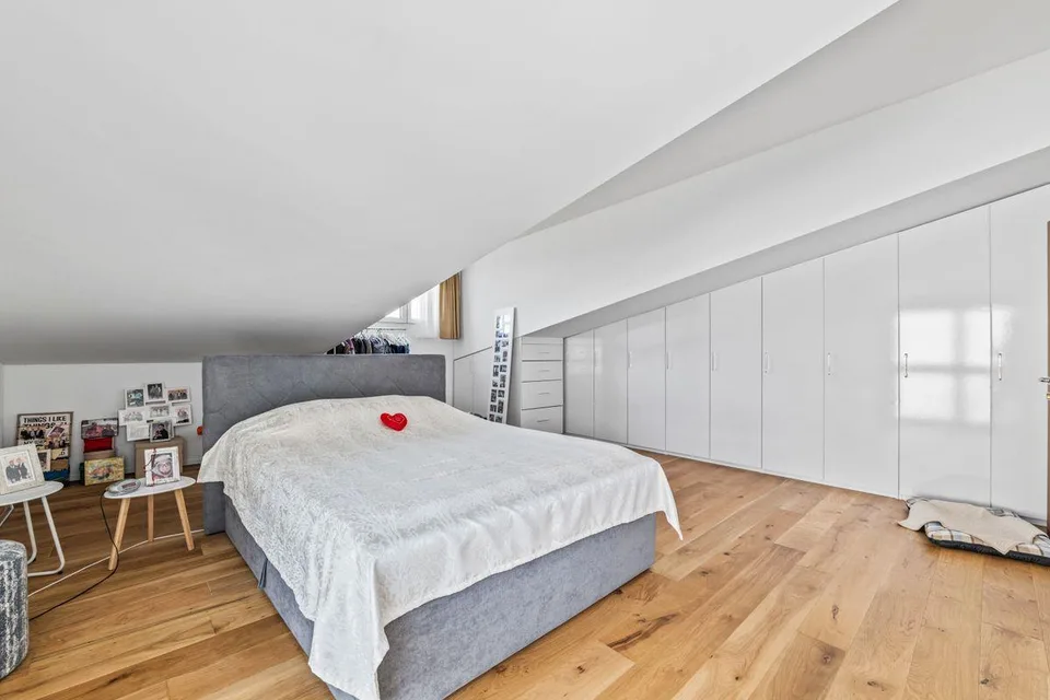 Helles 4.5-Zimmer-Haus mit Aussicht in Schwaderloch