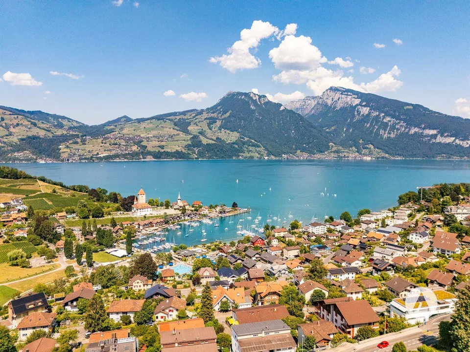 Modernes Wohnen mit Gartenoase in der Spiezer Bucht