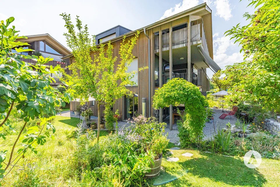 Modernes Wohnen mit Gartenoase in der Spiezer Bucht