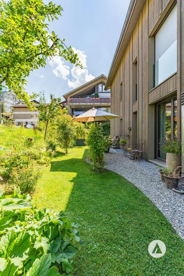 Modernes Wohnen mit Gartenoase in der Spiezer Bucht