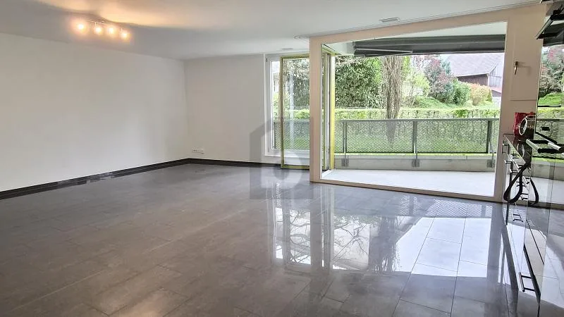GROSSZÜGIGER GRUNDRISS IN DER STADT