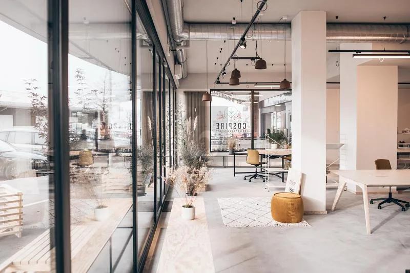 BUREAU PRIVATIF MEUBLÉ DANS ESPACE COWORKING