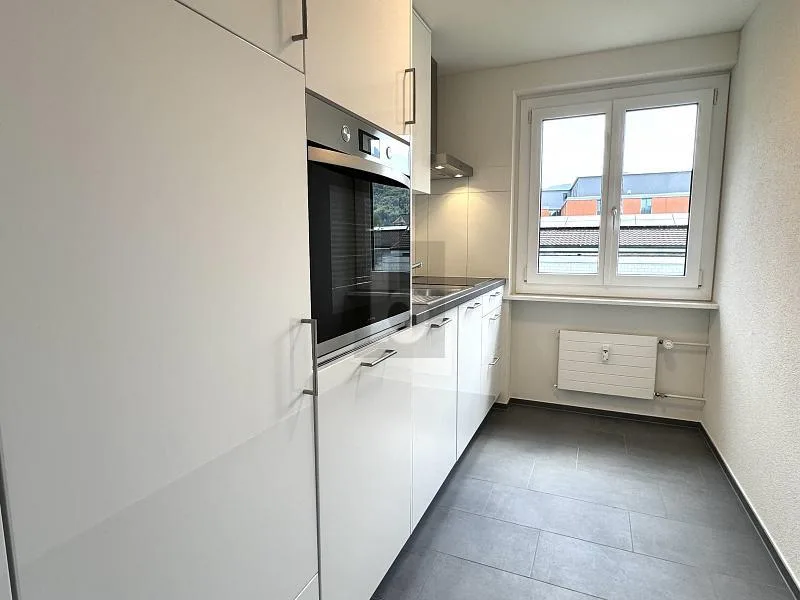 HELLE, MODERNE RÄUME MIT SCHÖNER AUSSICHT