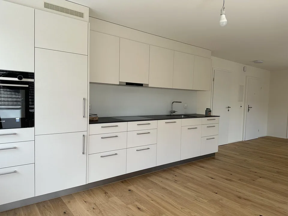 helle, umfassend sanierte 2- Zimmerwohnung mit Weitsicht