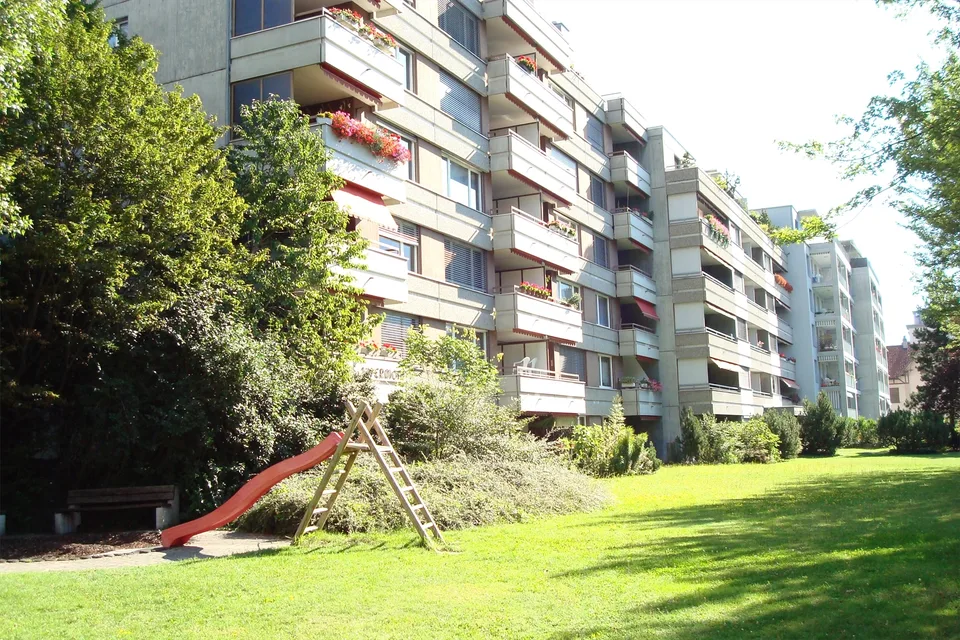Gosszügige 3.5-Zimmer- Wohnung an zentraler Lage