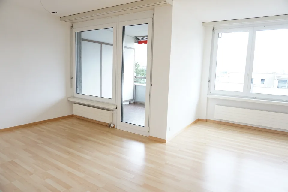 Gosszügige 3.5-Zimmer- Wohnung an zentraler Lage