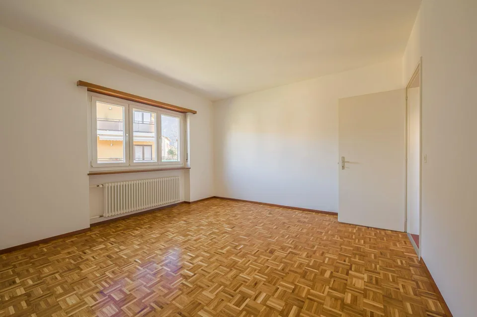 ACCOGLIENTE 5.5 LOCALI CON GIARDINO PRIVATO | COSY 5.5-ROOM APARTME...