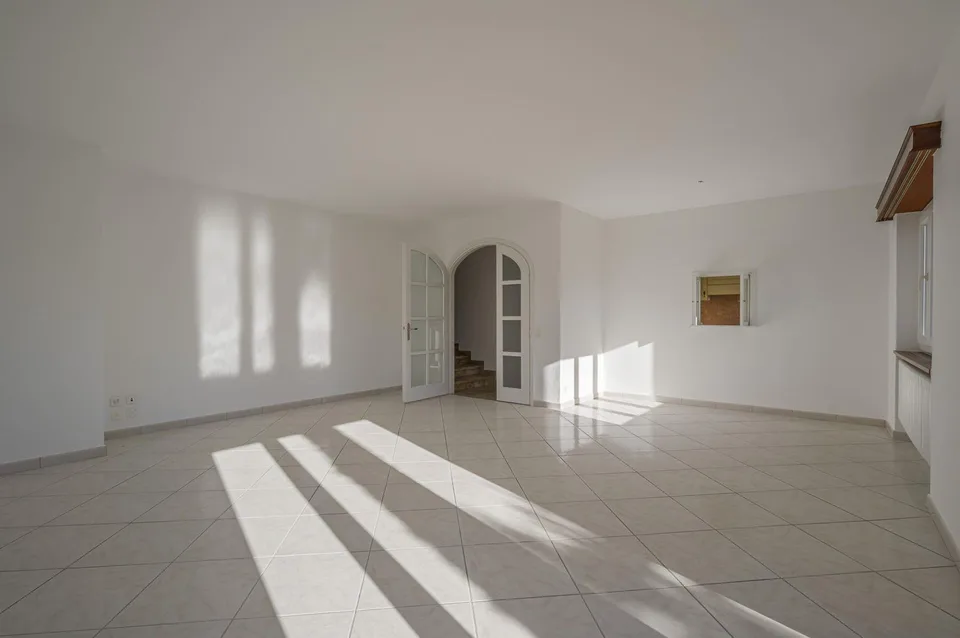 ACCOGLIENTE 5.5 LOCALI CON GIARDINO PRIVATO | COSY 5.5-ROOM APARTME...