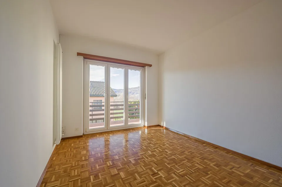 ACCOGLIENTE 5.5 LOCALI CON GIARDINO PRIVATO | COSY 5.5-ROOM APARTME...