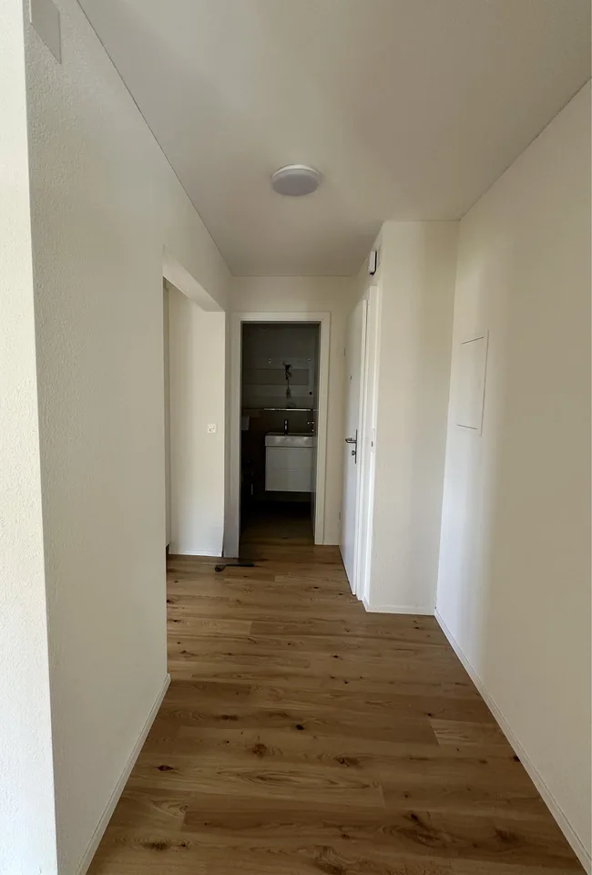 Helle, umfassend sanierte 2,5 Zimmerwohnung mit Weitsicht in Zunzgen