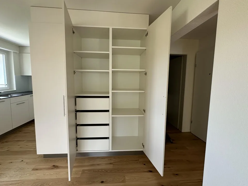Helle, umfassend sanierte 2,5 Zimmerwohnung mit Weitsicht in Zunzgen