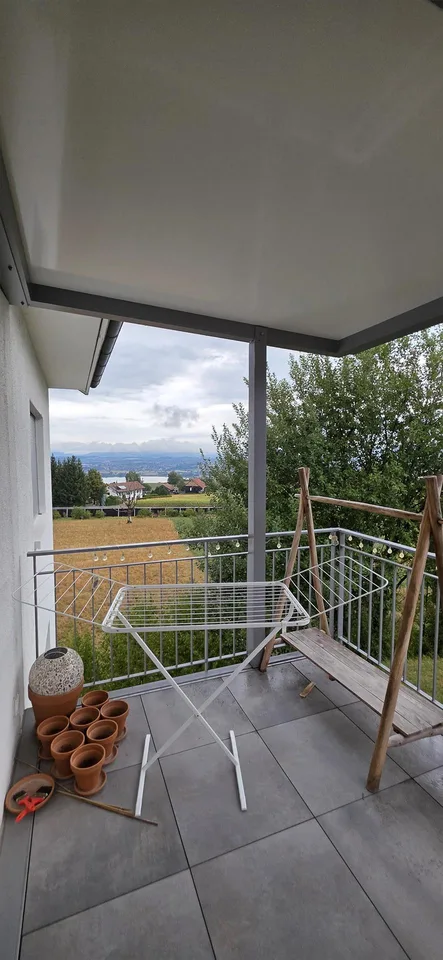 Moderne 4.5-Zimmer-Wohnung in Egg mit 2 Balkonen & schöner Aussicht –