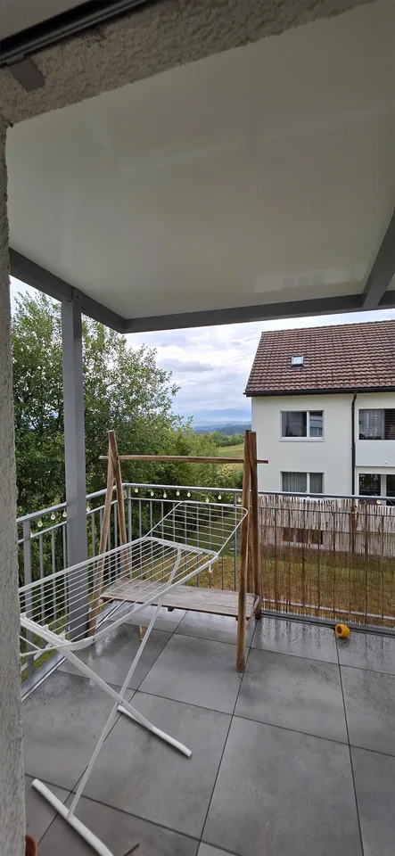 Moderne 4.5-Zimmer-Wohnung in Egg mit 2 Balkonen & schöner Aussicht –