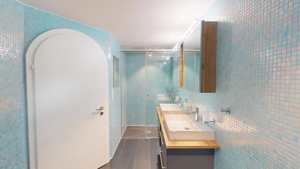 Elegante 9. Zi. Landhausvilla mit modernem Indoorpool