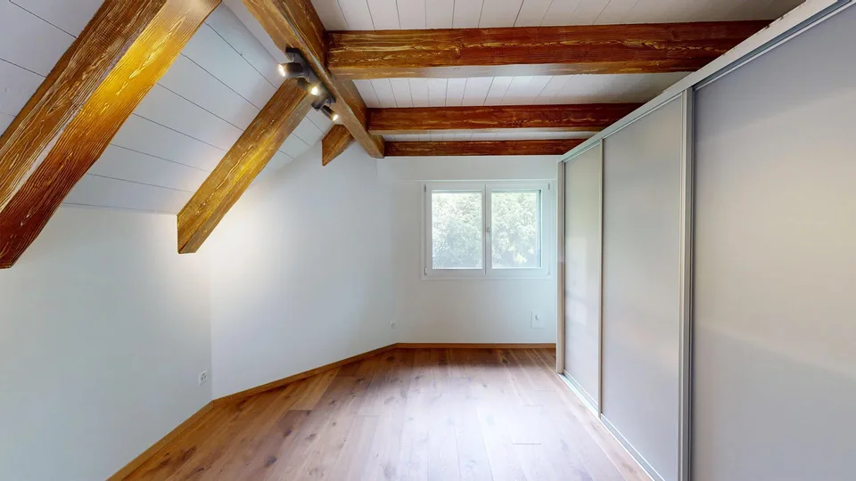 Elegante 9. Zi. Landhausvilla mit modernem Indoorpool