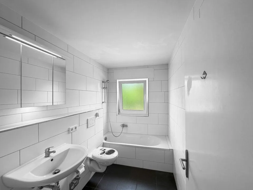 Modernisierte Maisonettewohnung in erster Rheinlage - bezugsbereit