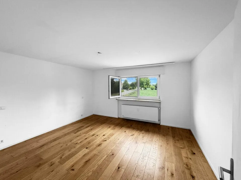 Modernisierte Maisonettewohnung in erster Rheinlage - bezugsbereit