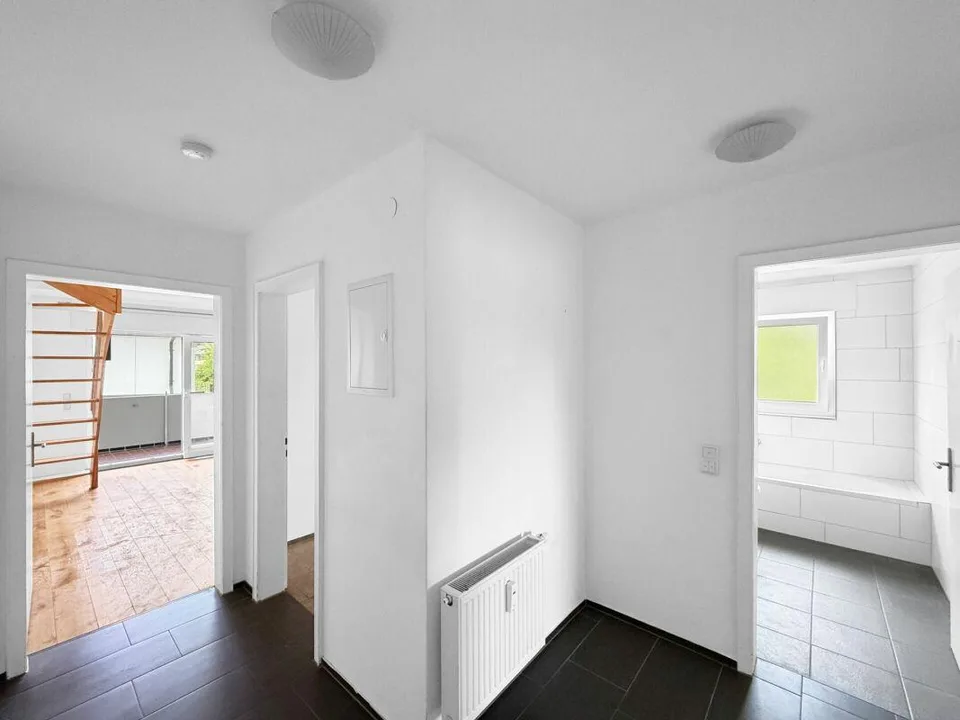 Modernisierte Maisonettewohnung in erster Rheinlage - bezugsbereit