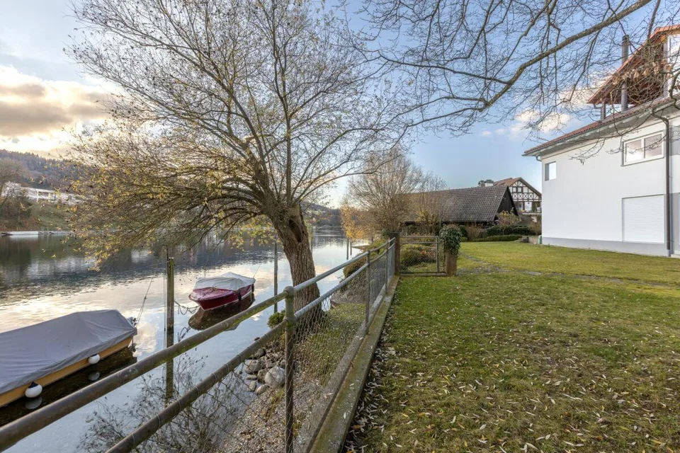 Modernisierte Maisonettewohnung in erster Rheinlage - bezugsbereit