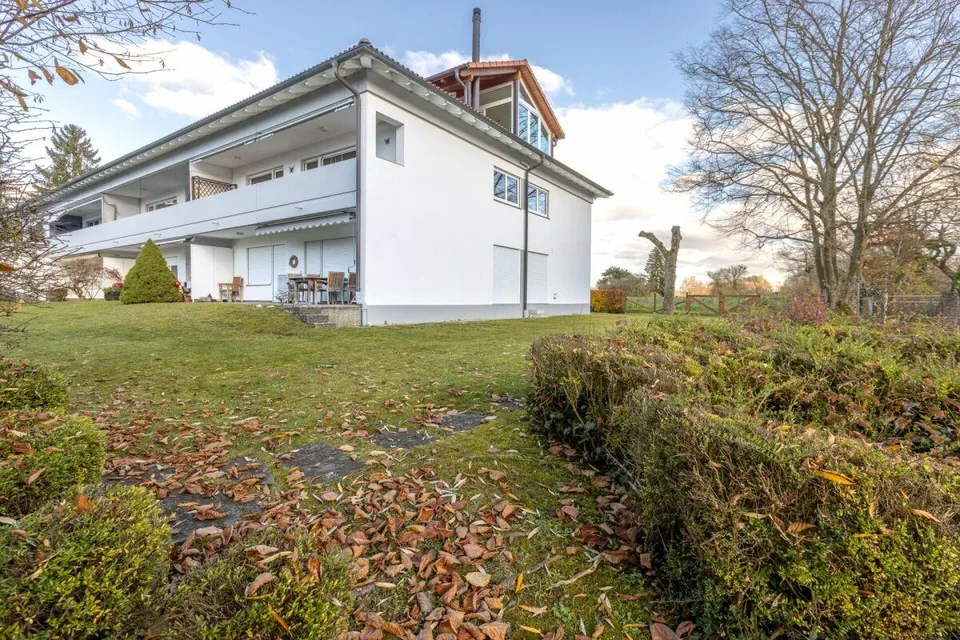 Modernisierte Maisonettewohnung in erster Rheinlage - bezugsbereit