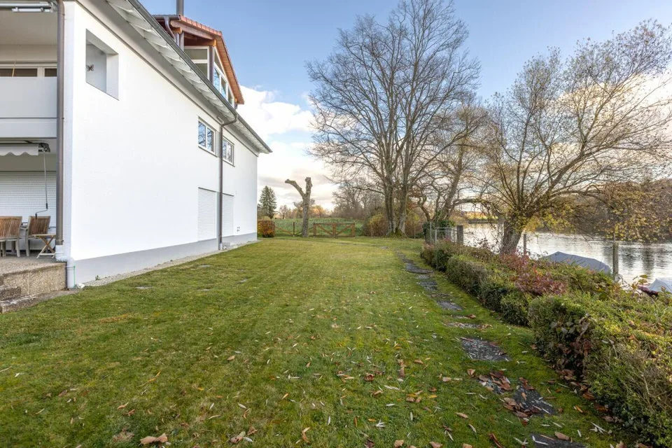 Modernisierte Maisonettewohnung in erster Rheinlage - bezugsbereit