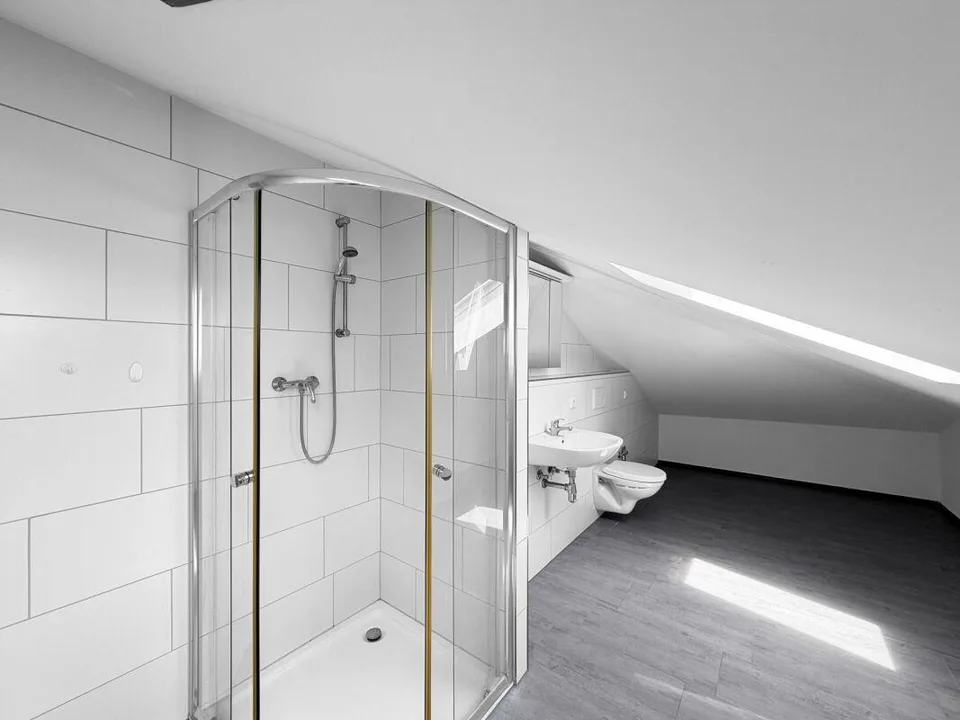 Modernisierte Maisonettewohnung in erster Rheinlage - bezugsbereit