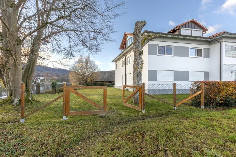 Modernisierte Maisonettewohnung in erster Rheinlage - bezugsbereit