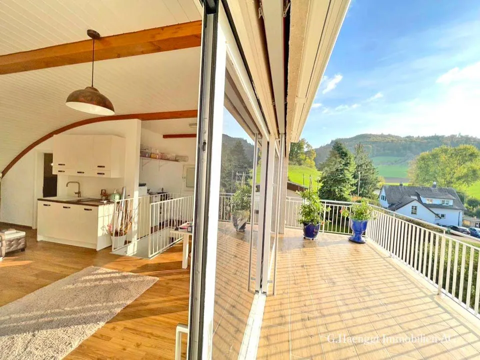 Geräumiges 6.5-Zimmer-Haus mit weiter Aussicht