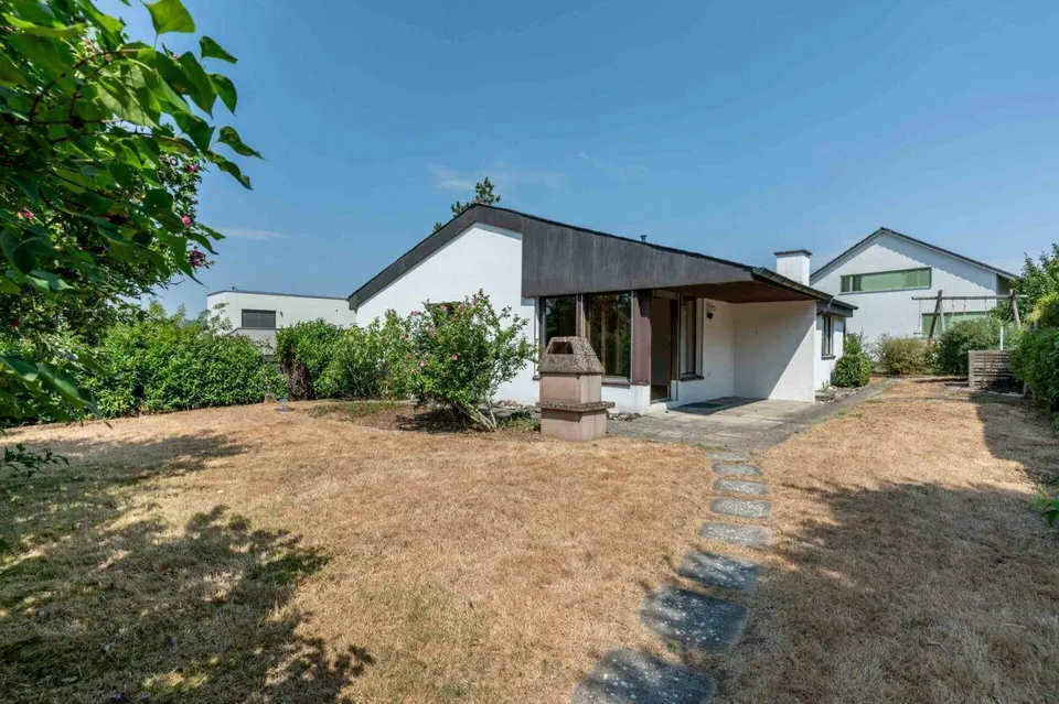 Freistehendes 6.5-Zimmer-Einfamilienhaus an privilegierter Wohnlage