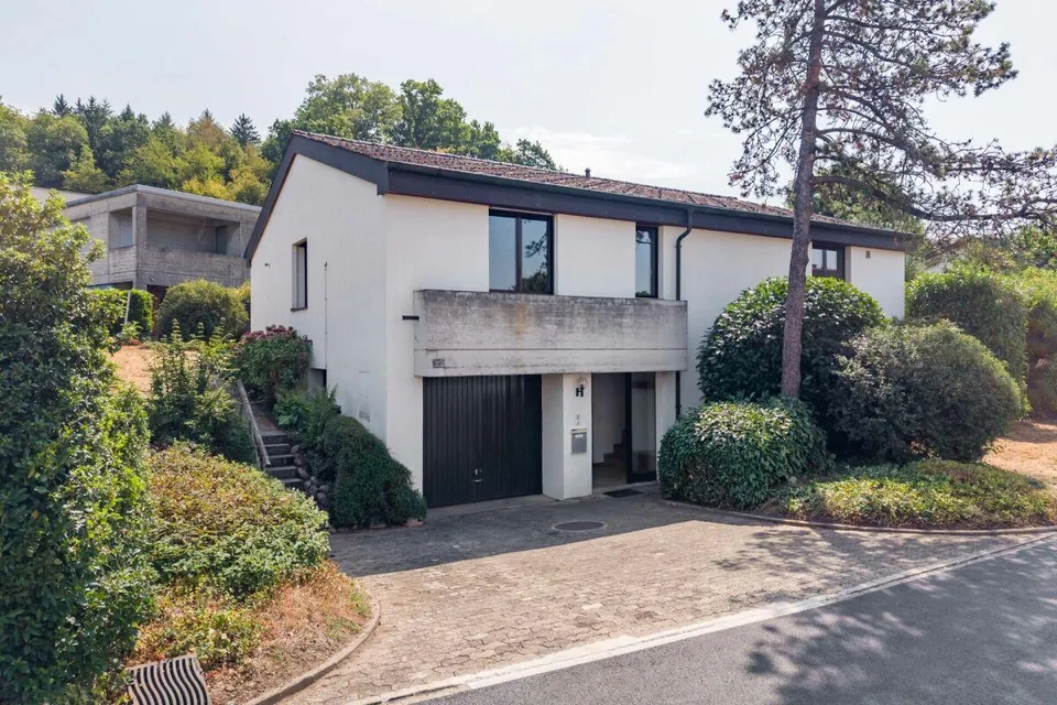 Freistehendes 6.5-Zimmer-Einfamilienhaus an privilegierter Wohnlage